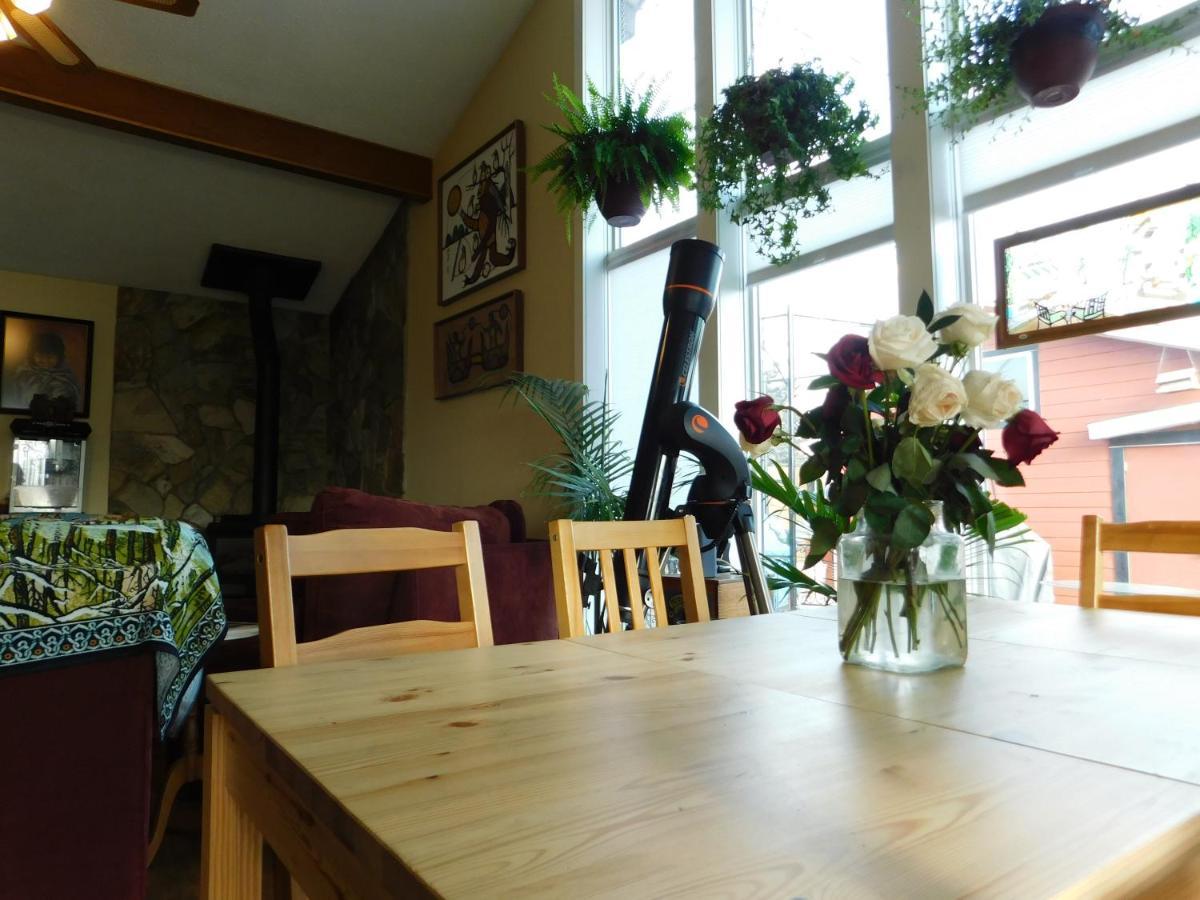 The Calgary Hub Hostel Style Home Екстер'єр фото
