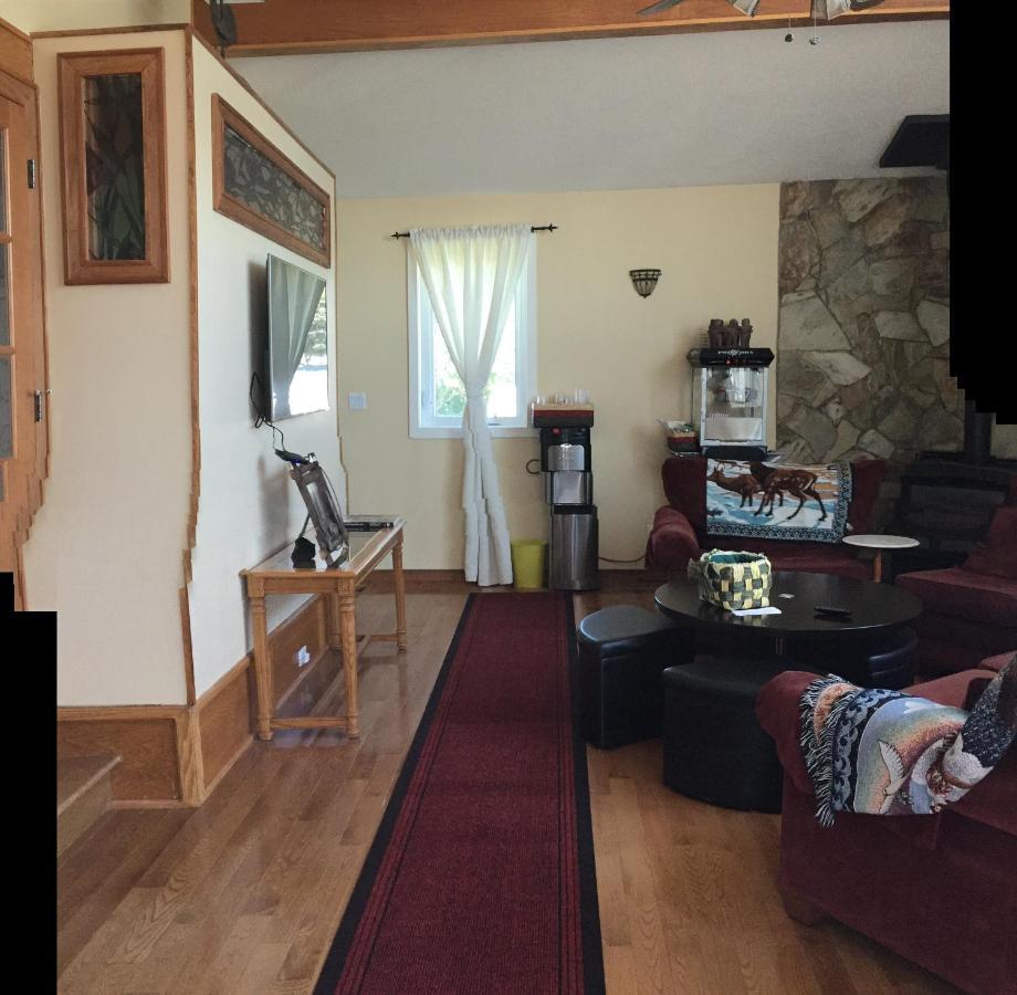 The Calgary Hub Hostel Style Home Екстер'єр фото