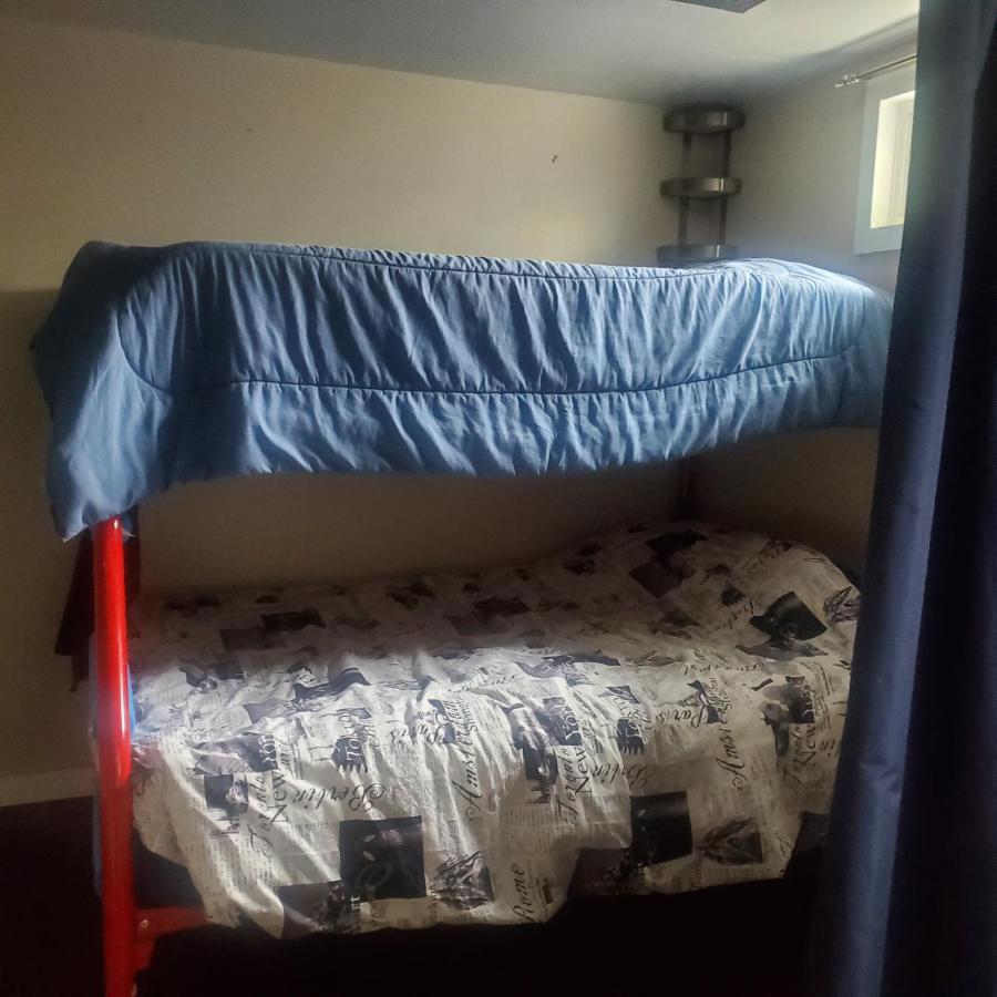The Calgary Hub Hostel Style Home Екстер'єр фото