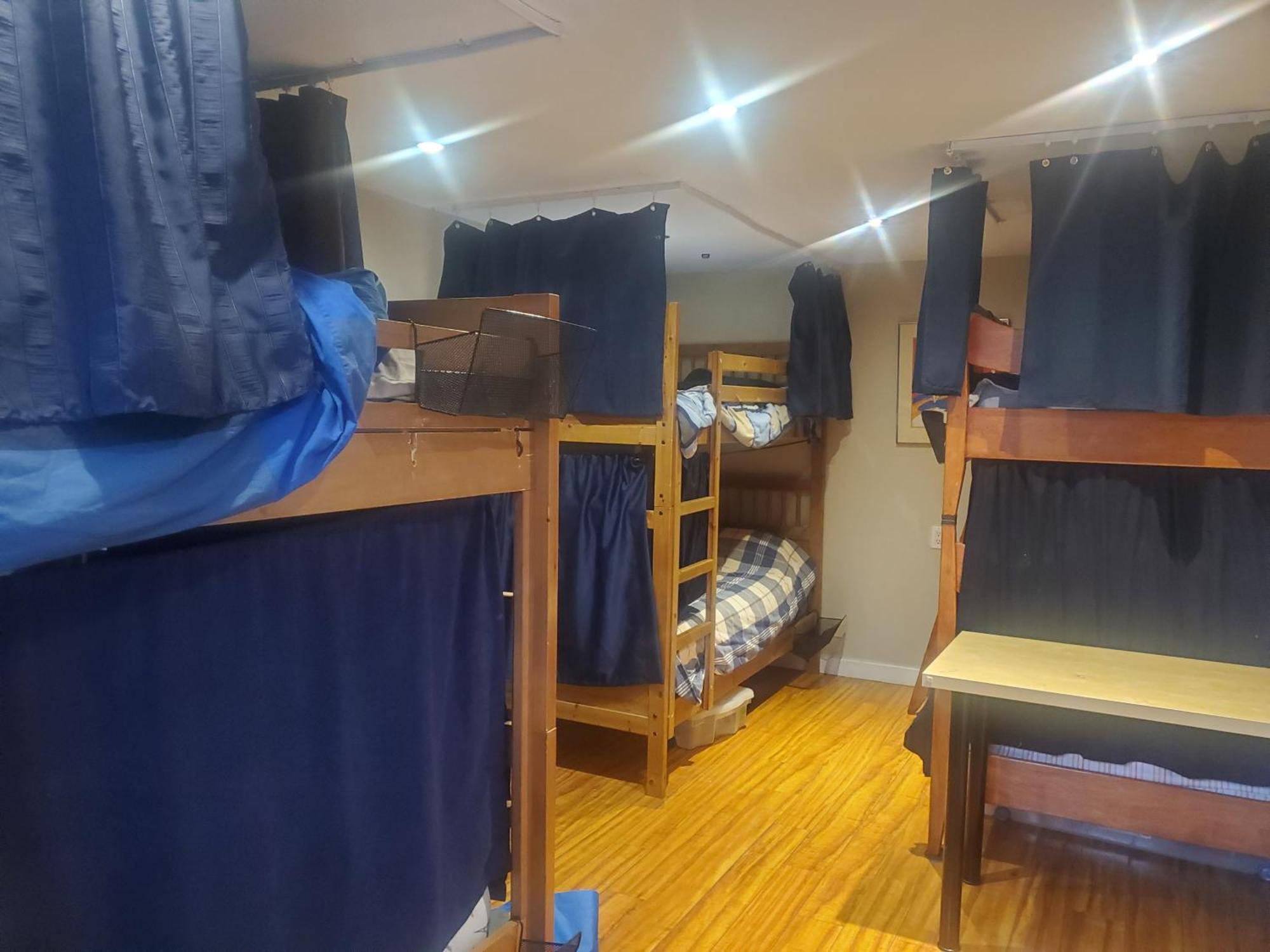 The Calgary Hub Hostel Style Home Екстер'єр фото